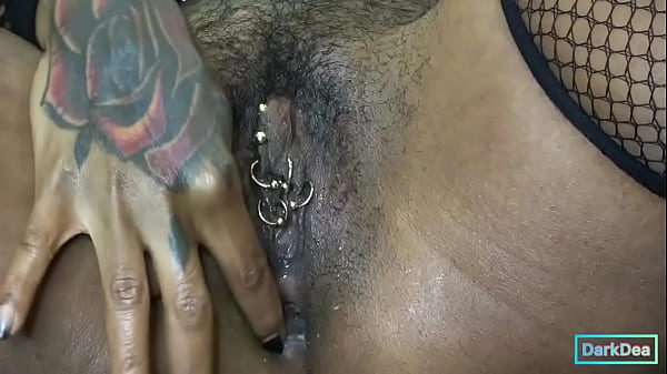 The Cock-Eating Queen "Dark Dea" in Gyno Fetish with her Bull chap.1 