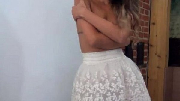 Hot babe dancing with short skirt