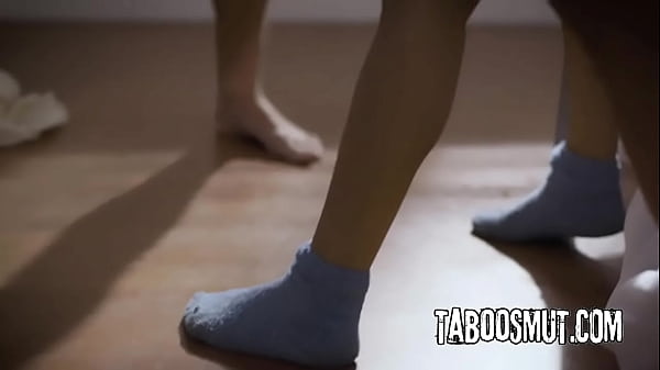 Nympho Babe DPed By Perv Doctors