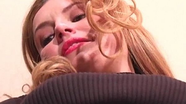 Sexy brunette bitch Jamie Lynn