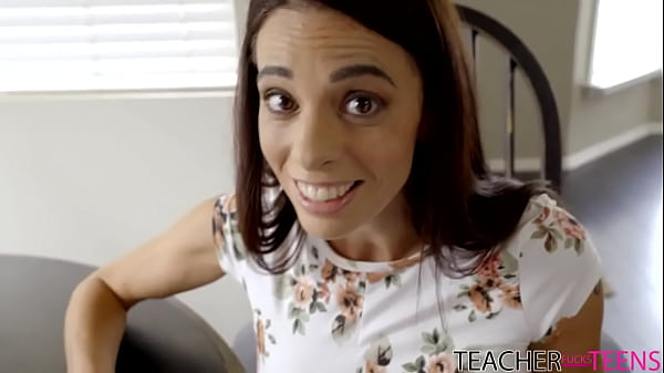 Por fin se deja follar mi maestra