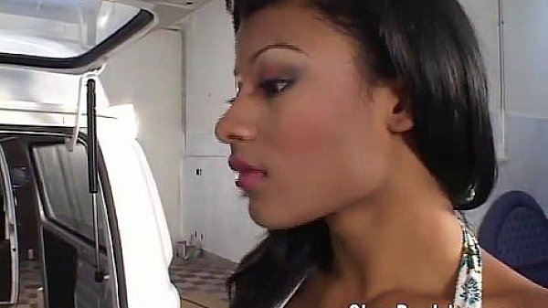 Ebony shemale fucking in the garage 