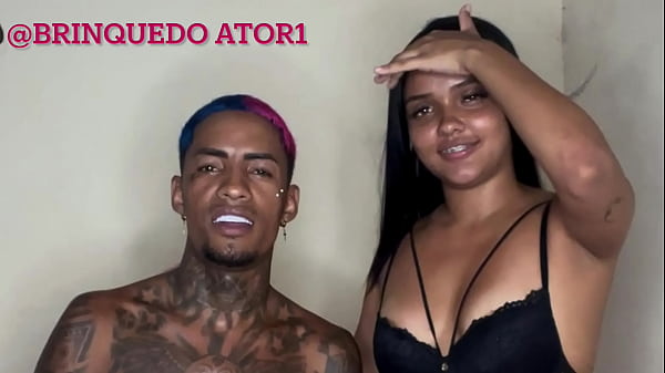 Fingia Ser Gay Para Comer a Amiga Gostosa. (COMPLETO NO RED E NO CHER).E no Cher