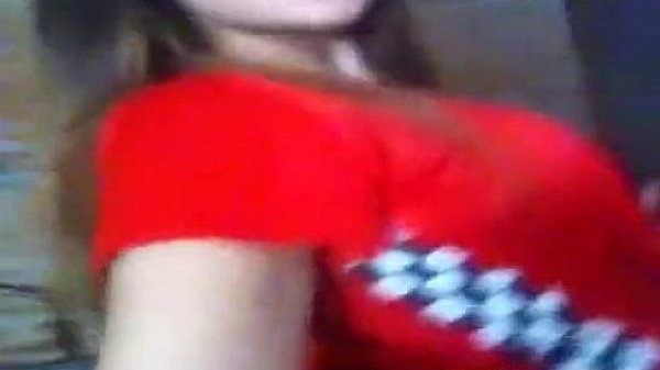 Gostosa mostrando o corpo