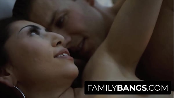 Thirsty Bratty Girl Stacked by Bro in the Backyard ⭐ FamilyBangs.com