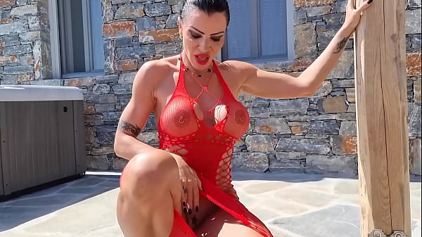 Amandha Fox is even wilder when she's on holiday ... !!!