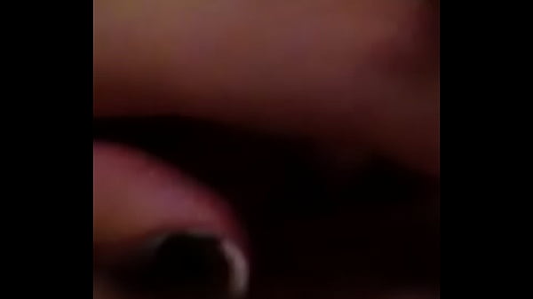 mis tetas y mi culo tengo 18 a&ntilde;os me encanta tocar mi vagina