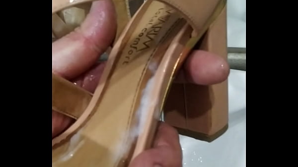 Gozando na sand&aacute;lia