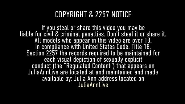 Lovehole Licking Lesbians! Julia Ann And Vicky Vette Eating Pussy!