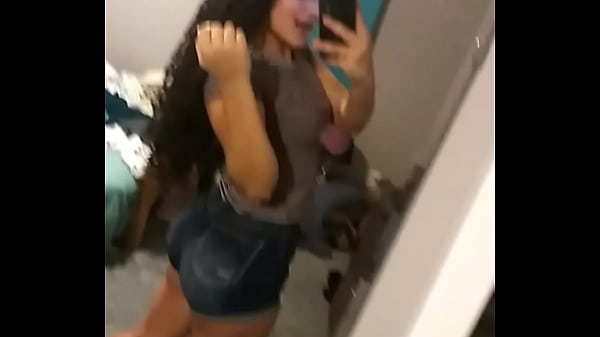 novinha no espelho rabo delicioso da virgem