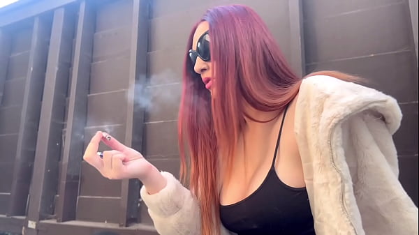 Italian Stepmom Artemisia Love Sexy smoker sesh outside  