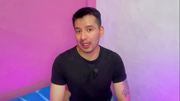 sexo oral entre un jovencito y un hombre maduro en el mall