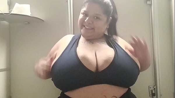 Bbw exibida no banheiro da academia - Mary Jhuana