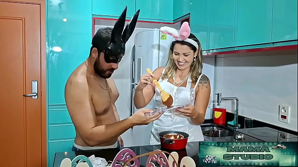 Mama Studio em: P&aacute;scoa especial com a mama! Ganhei um ovo de P&aacute;scoa e ele uma chupada e buceta - Gr&aacute;tis  