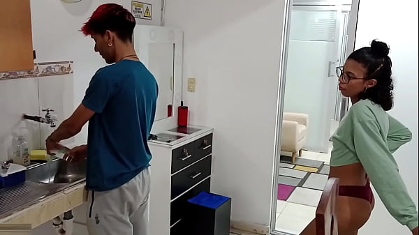 que rico es follarme a mi hermanastro porno en espanol parte 1