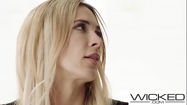 Gorgeous blonde Aiden Ashley fucked by stud Seth 