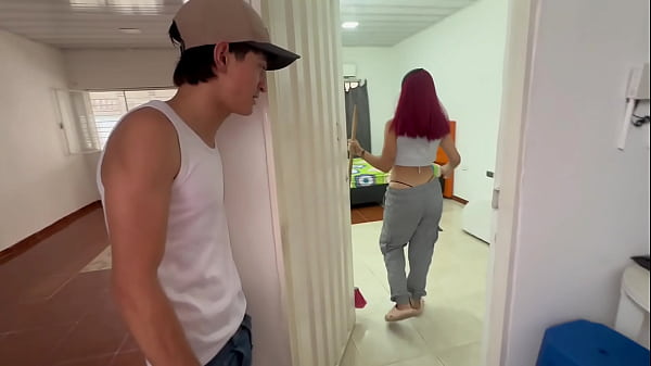 LE DESTROZO EL CO&Ntilde;O A LA CACHONDA DE MI HERMANASTRA CON MI GRAN POLLA LE LLENO SU CONCHA DE LECHE BUEN POLVO