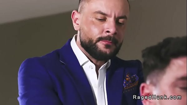 Realtor Beau Butler on his way to the meeting running into Sir Peter in the hotel hallway and takes him in his hotwl room where gets anal fucked  