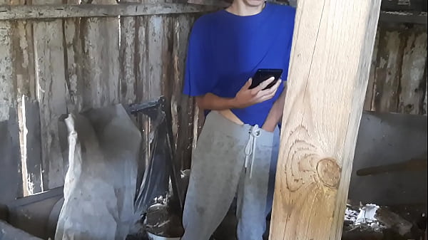 I jerk off to a photo of my hot stepmom