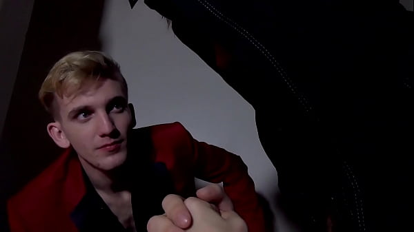 Trailer | Blondinet aux couilles pleines gave au jus un petit barbu