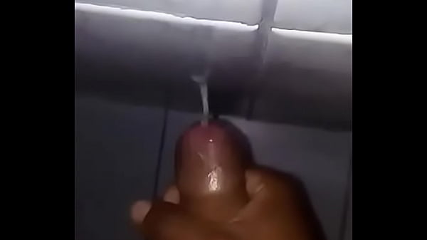 Acabando en la ducha despu&eacute;s de la tercera masturbacion  