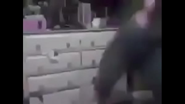 Shemale abriendo las piernas baile sexy