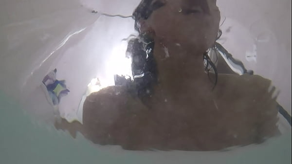 Stunning Asian Slut Fucked in the Pussy While in the Bath  