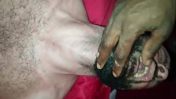 puto bebe meu leite e fica garganta fodida profundamente e amorda&ccedil;ada