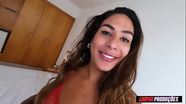 Morena bunduda com plug no cu sentando na rola | Angel Duprat | Loupan produ&ccedil;&otilde;es