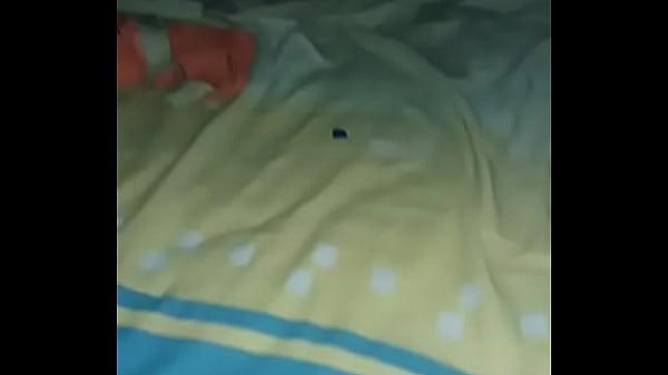 Le doy suave para que nobse despierte