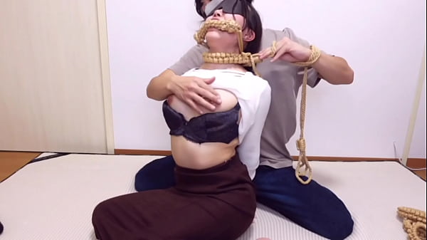 "I'm embarrassed..." Pussy training with blinded sadist gf. Cum extreme 