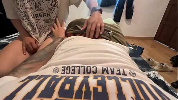 increible mamada de mi hermanastra mientras est&aacute;bamos solos en casa