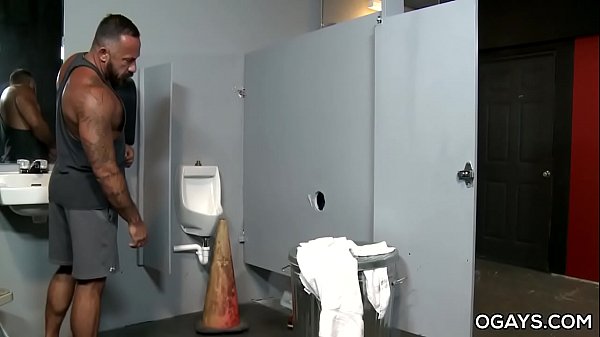 Gym Gloryhole - Alessio Romero, Brian Bonds