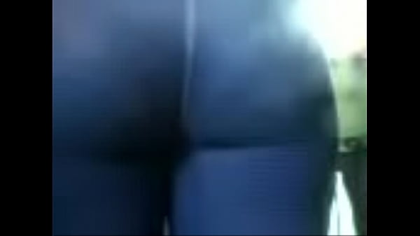 culona peruana en tren 3  