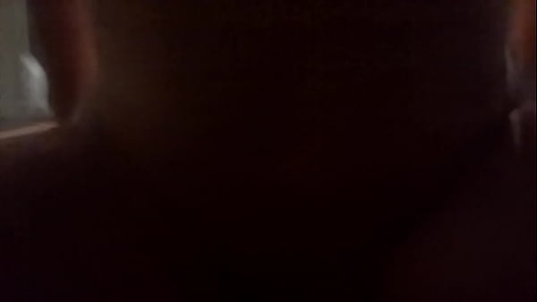 Safada de bras&iacute;lia sentando