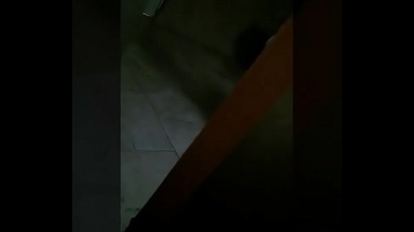 Esposa puta en hotel infiel se masturba y pide que la llenen de lechita