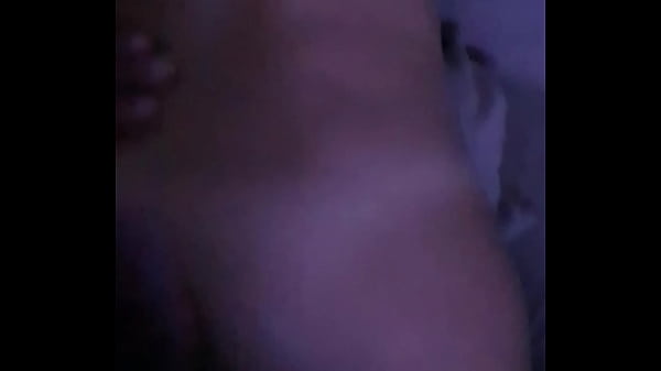 Vizinha safada com marido viajando para o exterior