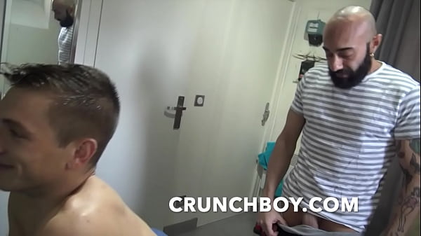 ROMAINbais&eacute; et dos&eacute; par un 25 CM