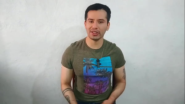 Alba&ntilde;il dotado le mete sus 20cm de vergota grande a ejecutivo en ba&ntilde;os del cine!