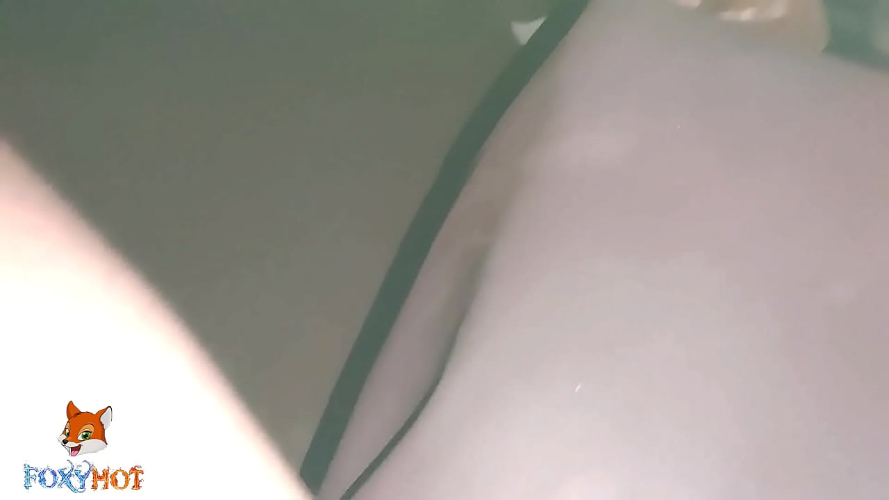 En un antro de la ciudad haciendo trio y follando