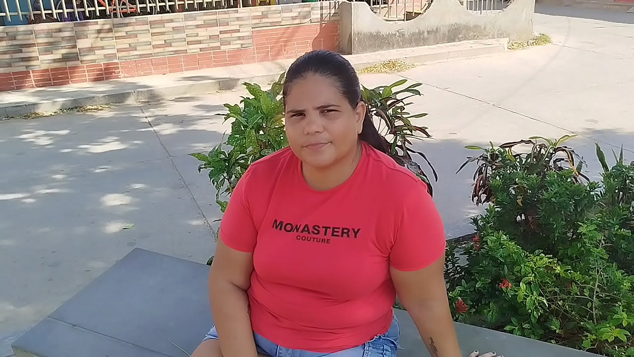 Conoc&iacute; a una gordita muy puta y la invite para ganar algo de dinero extra y terminamos cogiendo muy bien y dejandole el culo lleno de semen