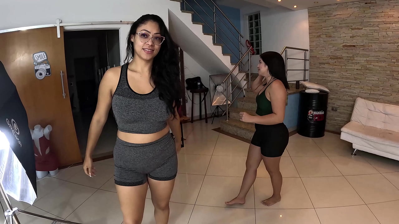 Sempre uma nova estreante aqui na mans&atilde;o - Livia Park