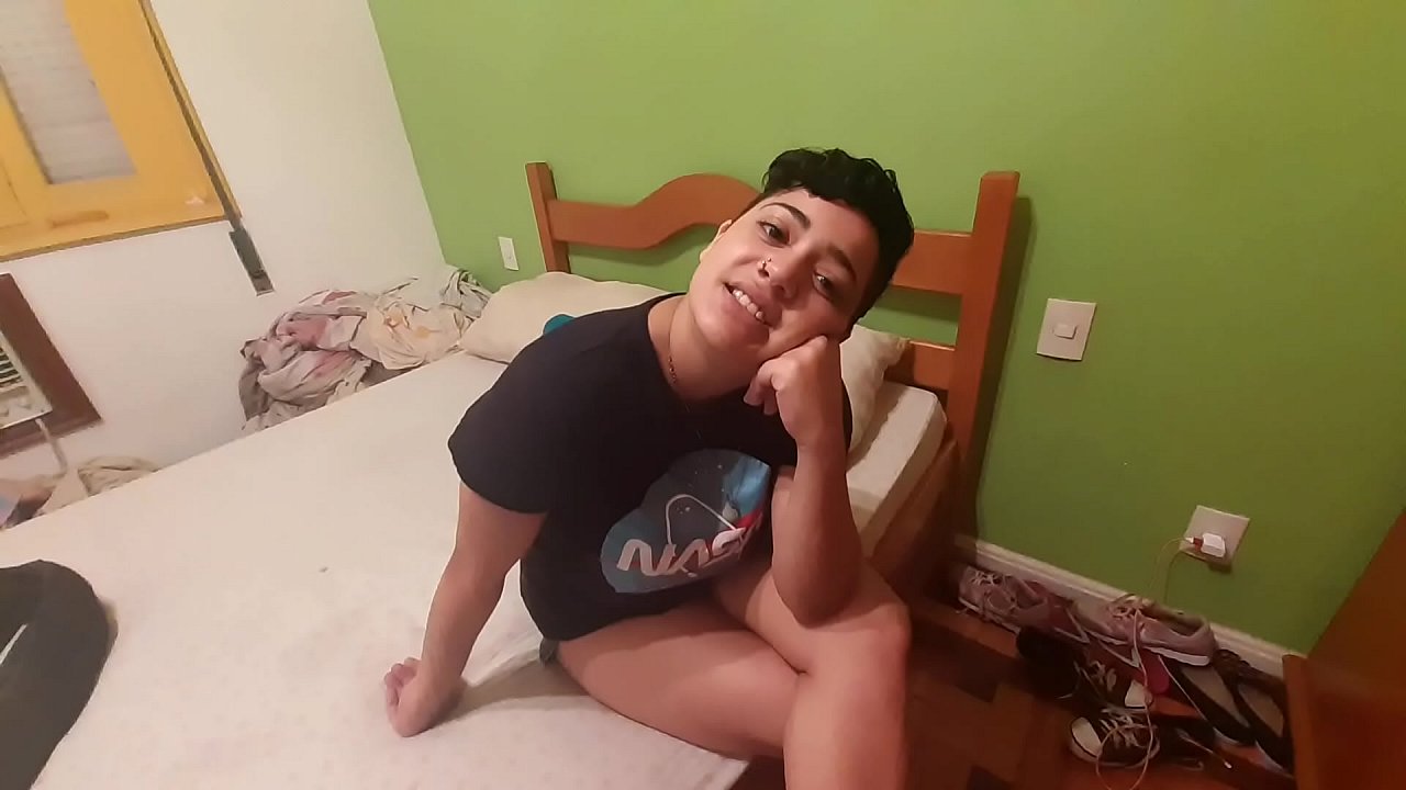 DUDA HUGNEN SENDO CHUPADA MAIS UMA VEZ PELO BLUEZAO S&Oacute; QUE DESSA VEZ ELA ESTA MENSTRUADA