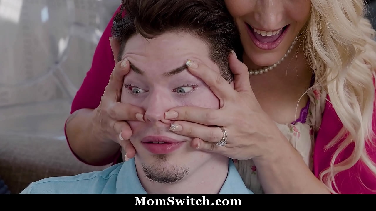 Horny Noys Getting Sex Lessons from Each Other's Stepmoms - Momswitch