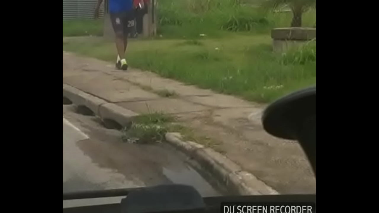 Caminhada com cal&ccedil;&atilde;o sem cueca