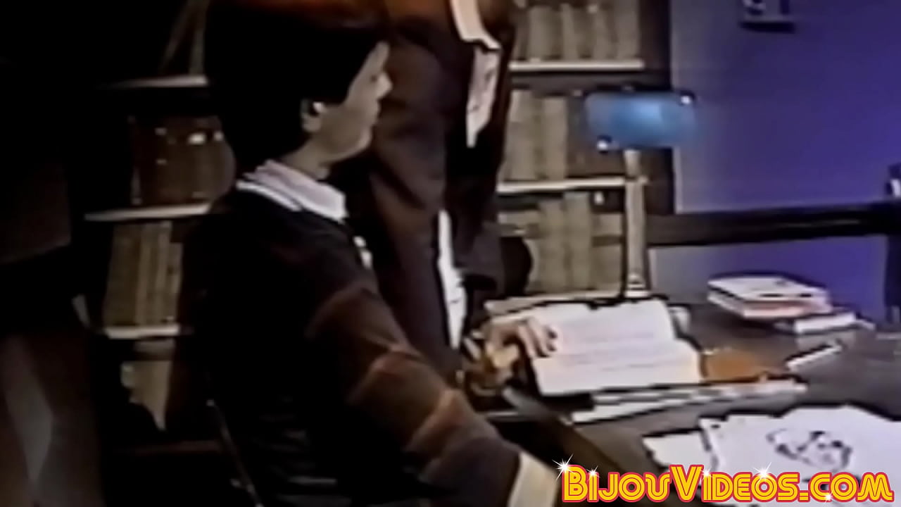 Skinny college twinks trade blowjobs