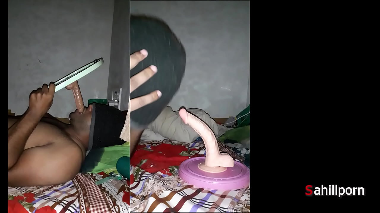 Gagging gone while deepthroat hole for 1 min