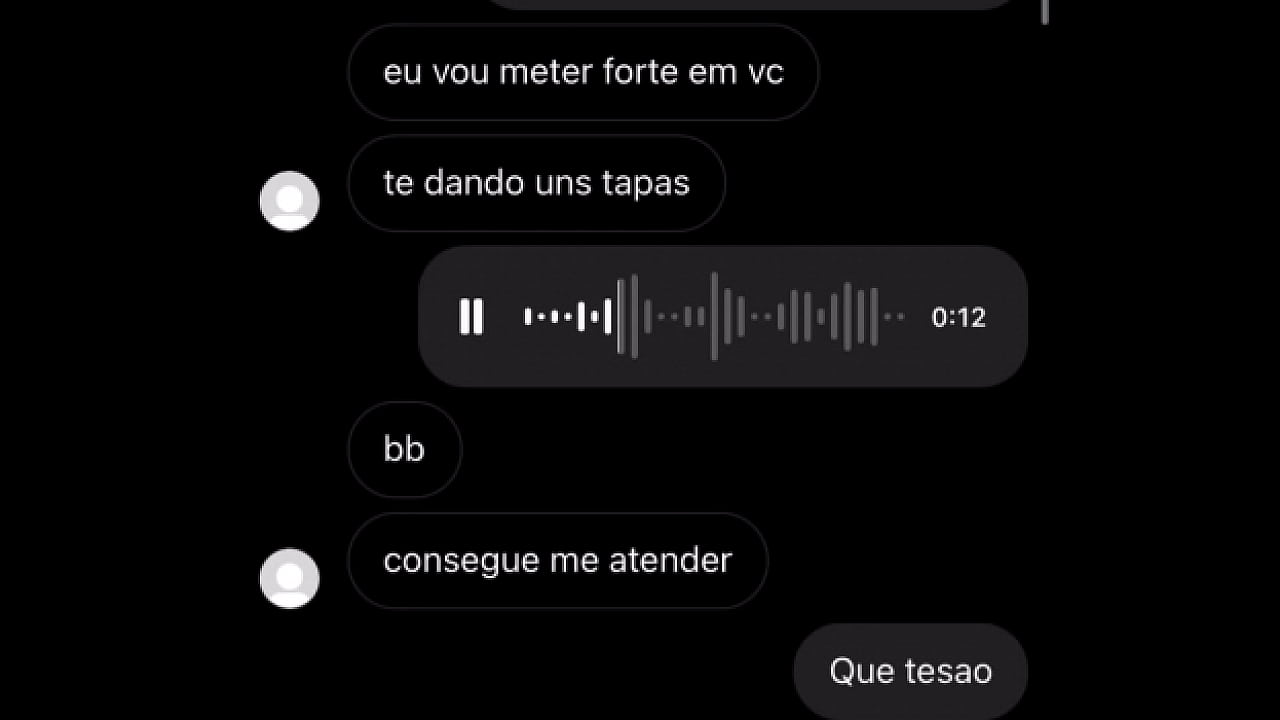Safada conversando