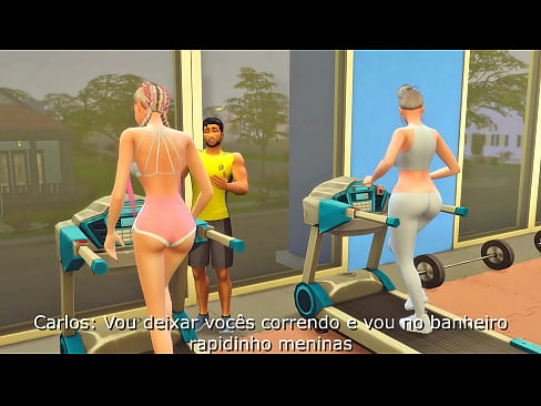 MULHER TRANSANDO COM O INSTRUTOR DA ACADEMIA