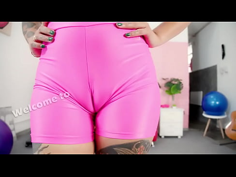 Round Butt Latin Babe has Deep Camel-toe Slit in Shiny Pink Yoga Pants